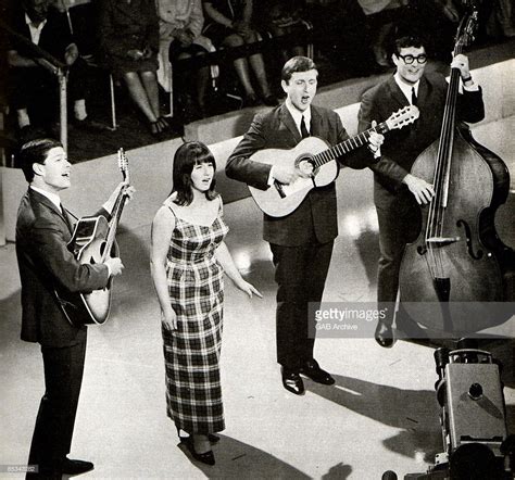 Photo of SEEKERS and Athol GUY and Bruce WOODLEY and Judith DURHAM ...