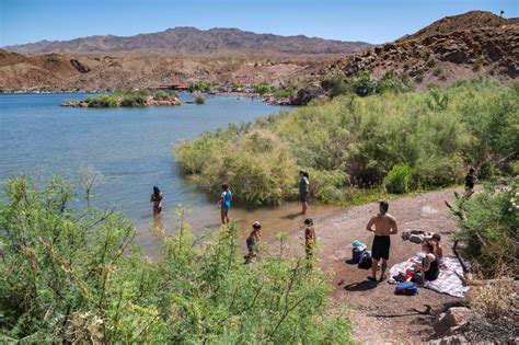 Willow Beach closed until approximately 12 p.m. to manage capacity ...