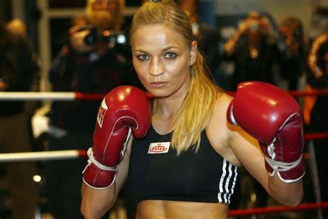 Top 10 Best Female Boxers of All Time