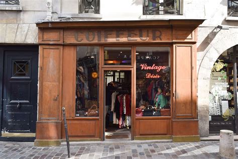 25 Best Vintage Clothing Shops in Paris