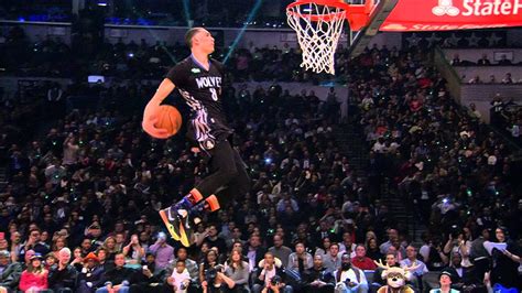 Zach LaVine Goes Behind His Back: 2015 Sprite Slam-Dunk Contest - YouTube