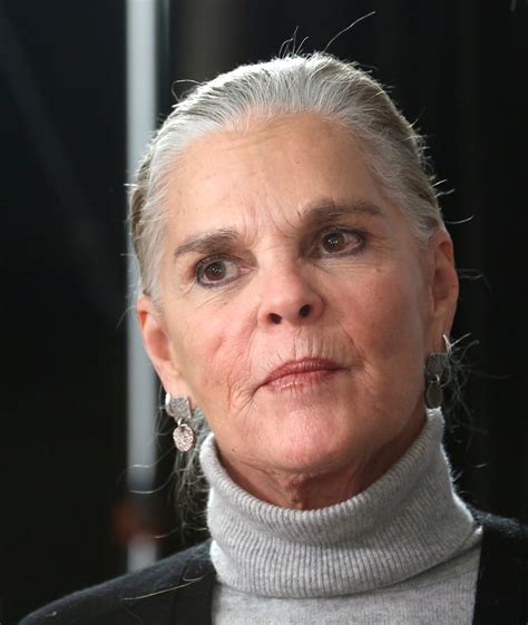 Ali MacGraw Retired in a Town Where People Respect Her Privacy while ...