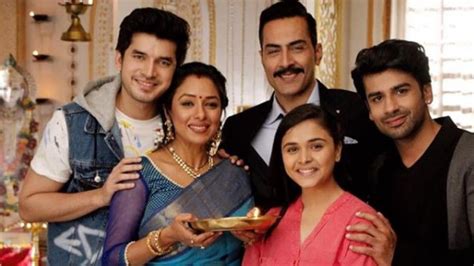 Cast of Anupamaa shares their New Year Plans!! - Telly Updates