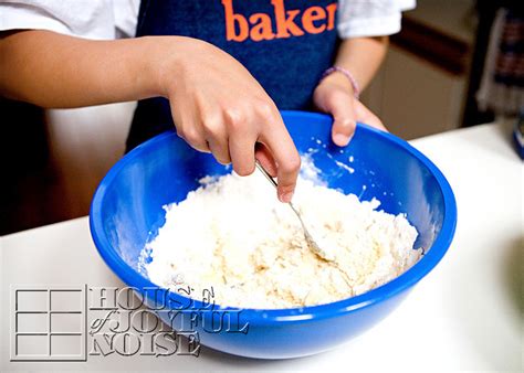 Teddy Graham Sandwich Cookies - Recipe