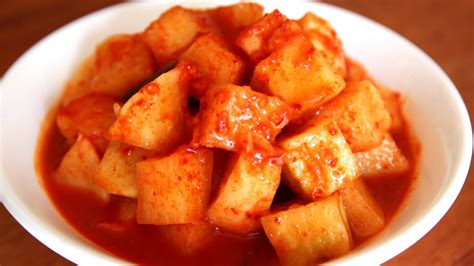 Cubed radish kimchi (kkakdugi: 깍두기) - Win Big Sports