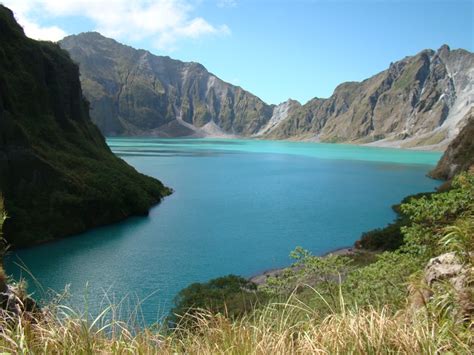 the crater lake at Mount Pinatubo | Places to see, Mount pinatubo ...