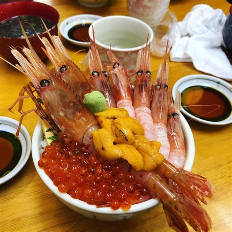 Best bowl I ever had in Otaru, Japan : r/sushi