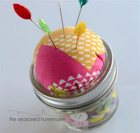 How to Make a Mason Jar Pin Cushion