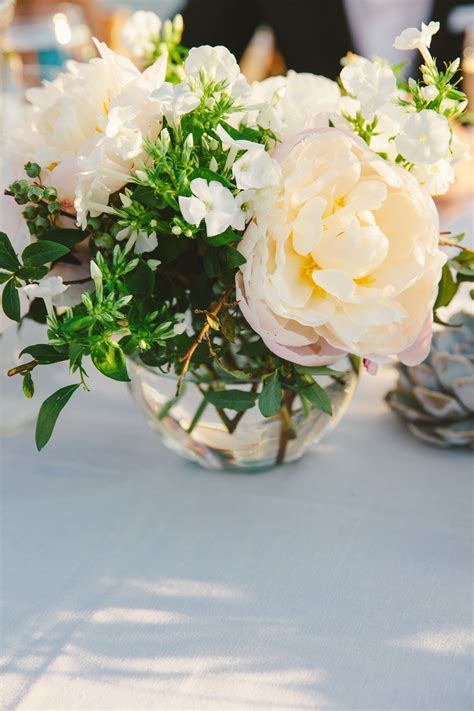 Small Floral Centerpieces | Flower centerpieces wedding, Small flower ...