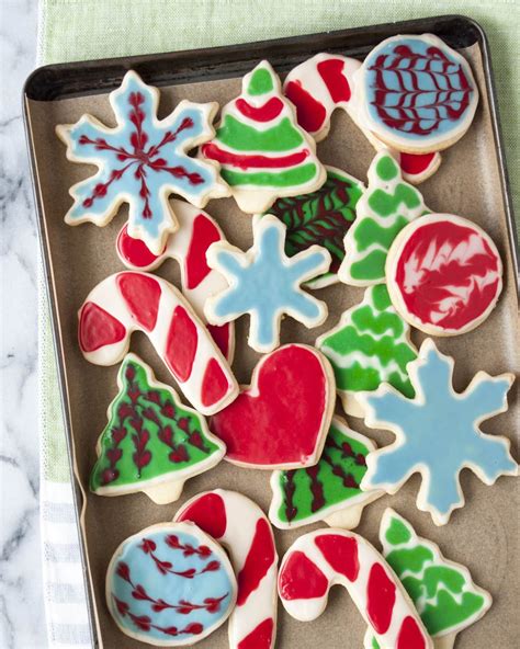 This Is Hands-Down the Way to Decorate Cookies with Icing | Recipe ...