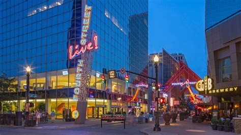 Hotels Near 4th Street Live Louisville, KY | Hyatt Regency Louisville