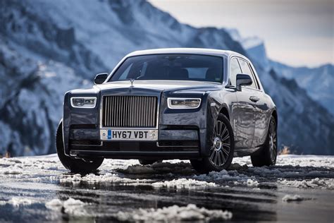 Beautiful photo gallery of the new Rolls-Royce Phantom VIII