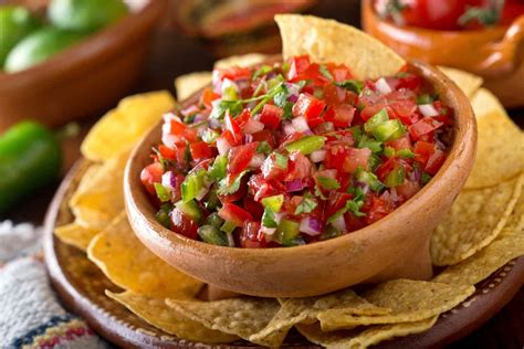 Enjoy your nachos with this delicious and super easy salsa recipe ...