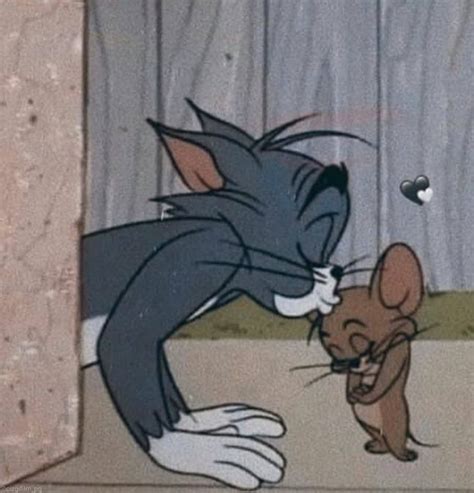 Tom And Jerry Kiss