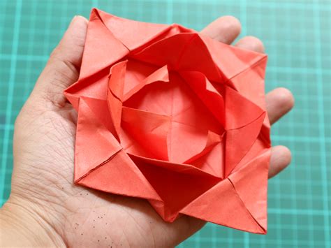 Como Dobrar um Origami Simples de Flor: 12 Passos