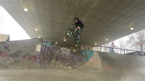 Practicing Some Tricks BMX - YouTube