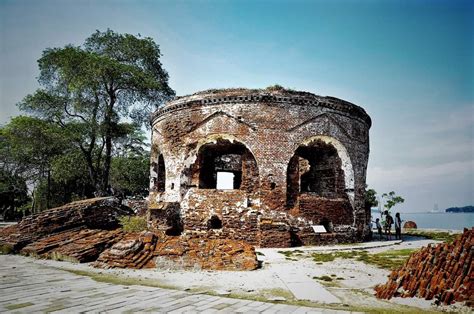 Fort Martello di Pulau Kelor, Kepulauan Seribu, Jakarta, Indonesia : r ...