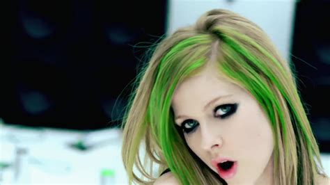 Smile {Music Video} - Avril Lavigne Photo (38791865) - Fanpop