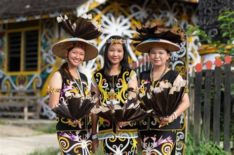 Cerita di Balik Cagar Budaya Suku Dayak Kenyah Kalimantan Timur ...