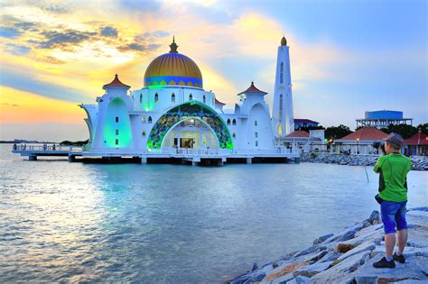 Malaysia Tourist Attractions 2024: Major Attractions & Sightseeing!