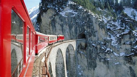 Le Glacier Express, la traversée en train la plus sublime qui soit en ...