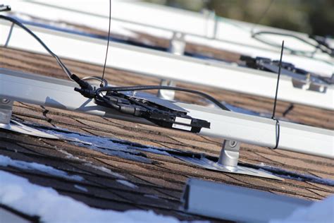 Solar microinverters vs. optimizers: Which is best? - Wolf Track Energy