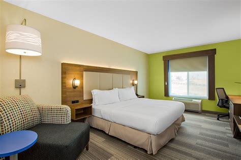 HOLIDAY INN EXPRESS & SUITES ONTARIO $118 ($̶1̶3̶7̶) - Updated 2022 ...