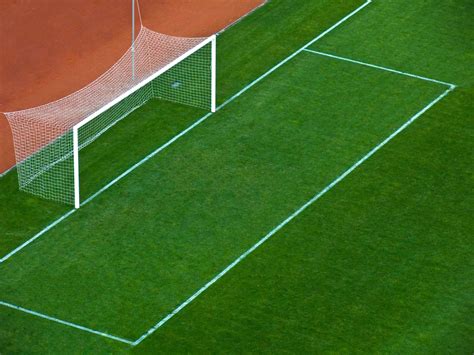 Goalmouth definition and meaning | Collins English Dictionary