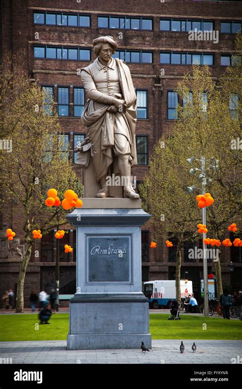 The statue of Rembrandt in Amsterdam Stock Photo - Alamy