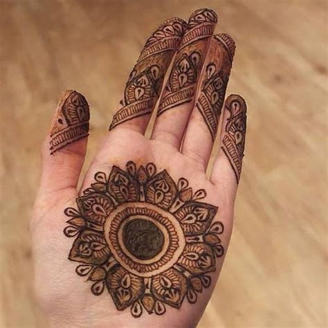 Easy Round Design/Gol Tikka Mehndi for Hands 2021 | FashionGlint