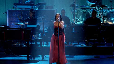 Evanescence's Amy Lee Reveals Personal Turmoil Behind Success Of Fallen ...