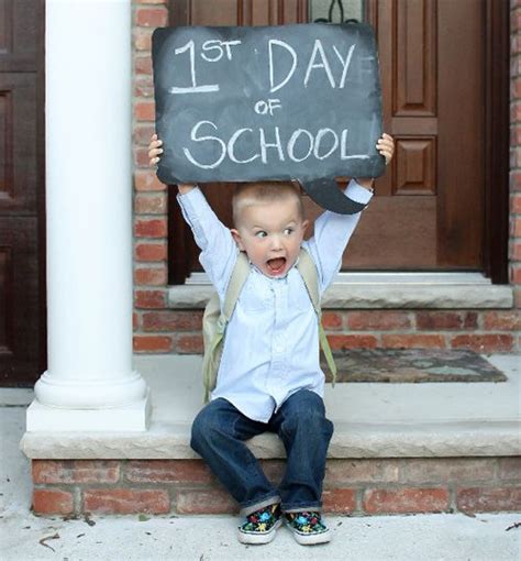 10 fun ideas for the first day of school | First day of school pictures ...