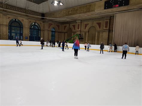 ICE SKATING AT ALEXANDRA PALACE – 13/12/2021 – Edith Kay School