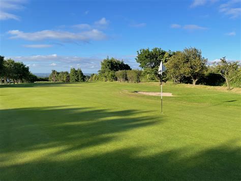 Hole 1 at Horsforth Golf Club