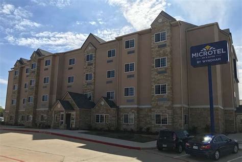 MICROTEL INN & SUITES BY WYNDHAM COLLEGE STATION - Updated 2024 Prices ...