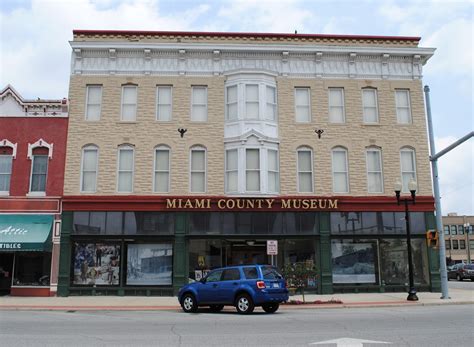 The Carpetbagger: Murdered Elephant and Weird Taxidermy: Miami County ...