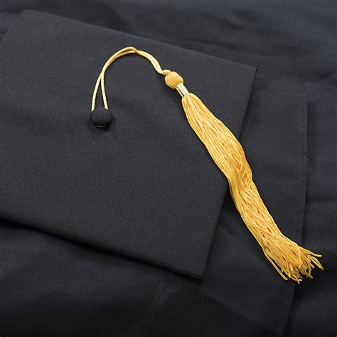 Graduation Cap + Tassel – Grads Market