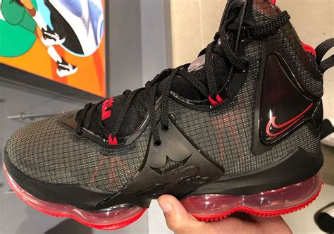 Nike LeBron 19 Black Red CZ0203-001 Release Date | SneakerNews.com