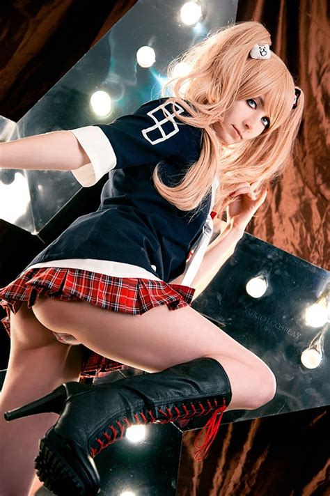 Junko Enoshima Cosplay (Dangan Ronpa) | Sexy Cosplay Fever