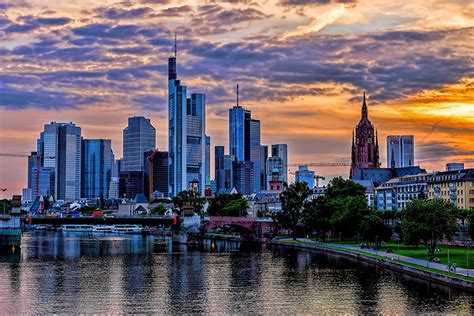 Fondos de Pantalla Alemania Rascacielos Ríos Cielo Fráncfort del Meno ...