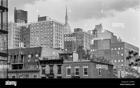 Black and white picture of New York City skyline, USA Stock Photo - Alamy