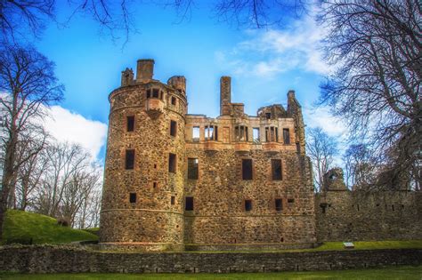 Grand ruins of Huntly Castle, Aberdeenshire, Scotland. | Castle ...