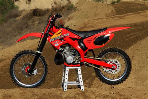 TWO-STROKE TUESDAY : ELSINORE FACTORY CR250 | Dirt Bike Magazine