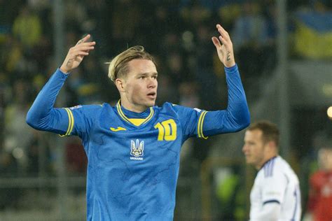 Leeds United target Ukraine star Mykhaylo Mudryk - Through It All Together