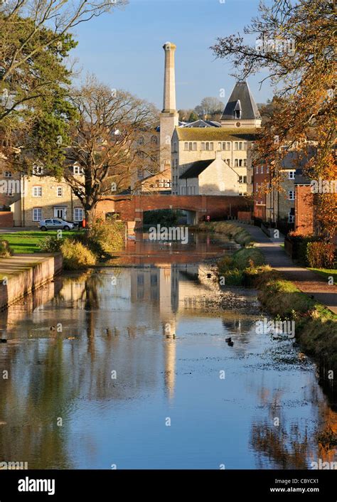 Stroud canal hi-res stock photography and images - Alamy