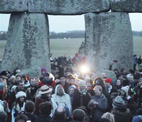 Tour Stonehenge from London