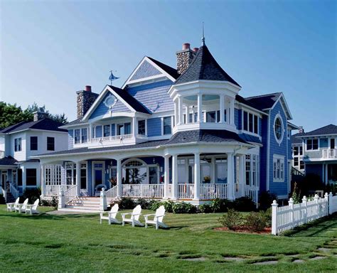 17 Victorian Houses with the Decorative Details That Define the Era