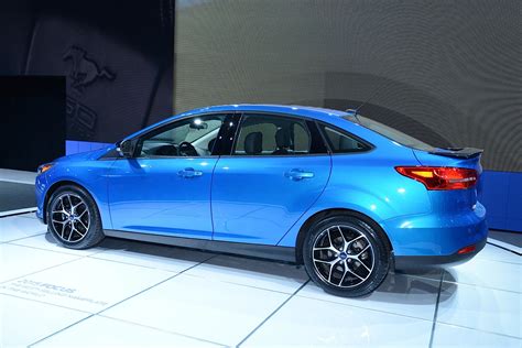 2015 Ford Focus Sedan and Electric Debut at New York Auto Show [Live ...