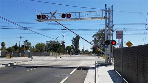 Sacramento Light Rail, Meadowview Road, Sacramento CA - YouTube