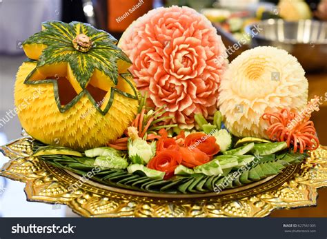 23.610 imagens de Fruit carving Imagens, fotos stock e vetores ...